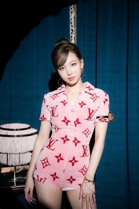 louis vuitton nayeon pop|nayeon Louis Vuitton one piece.